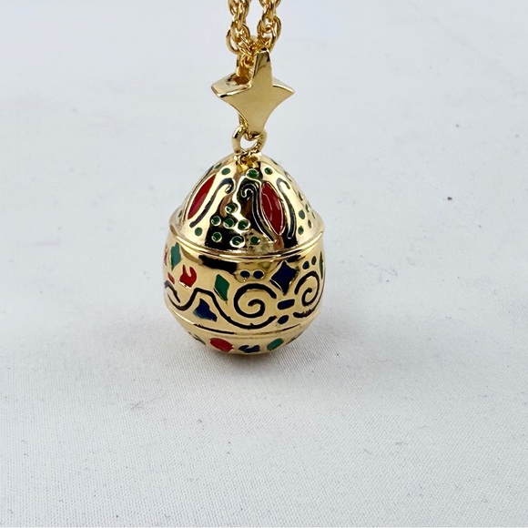 Vintage Joan Rivers Russian Holiday Egg Necklace - Picture 6 of 7